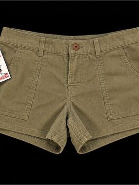 Birdwell Women’s Corduroy Shorts in olive green. CALI ORIGINAL SIZE 8 NWT